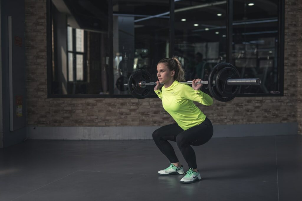 Squat Fitness Knieschmerzen beim Kniebeugen-Workout